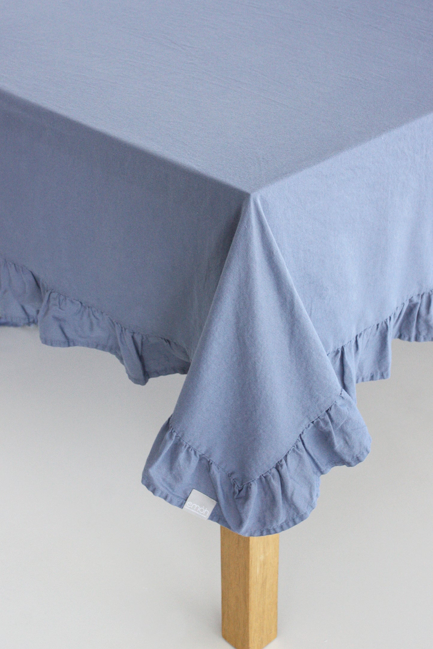 Toalha de Mesa Folhos Anti Nódoas