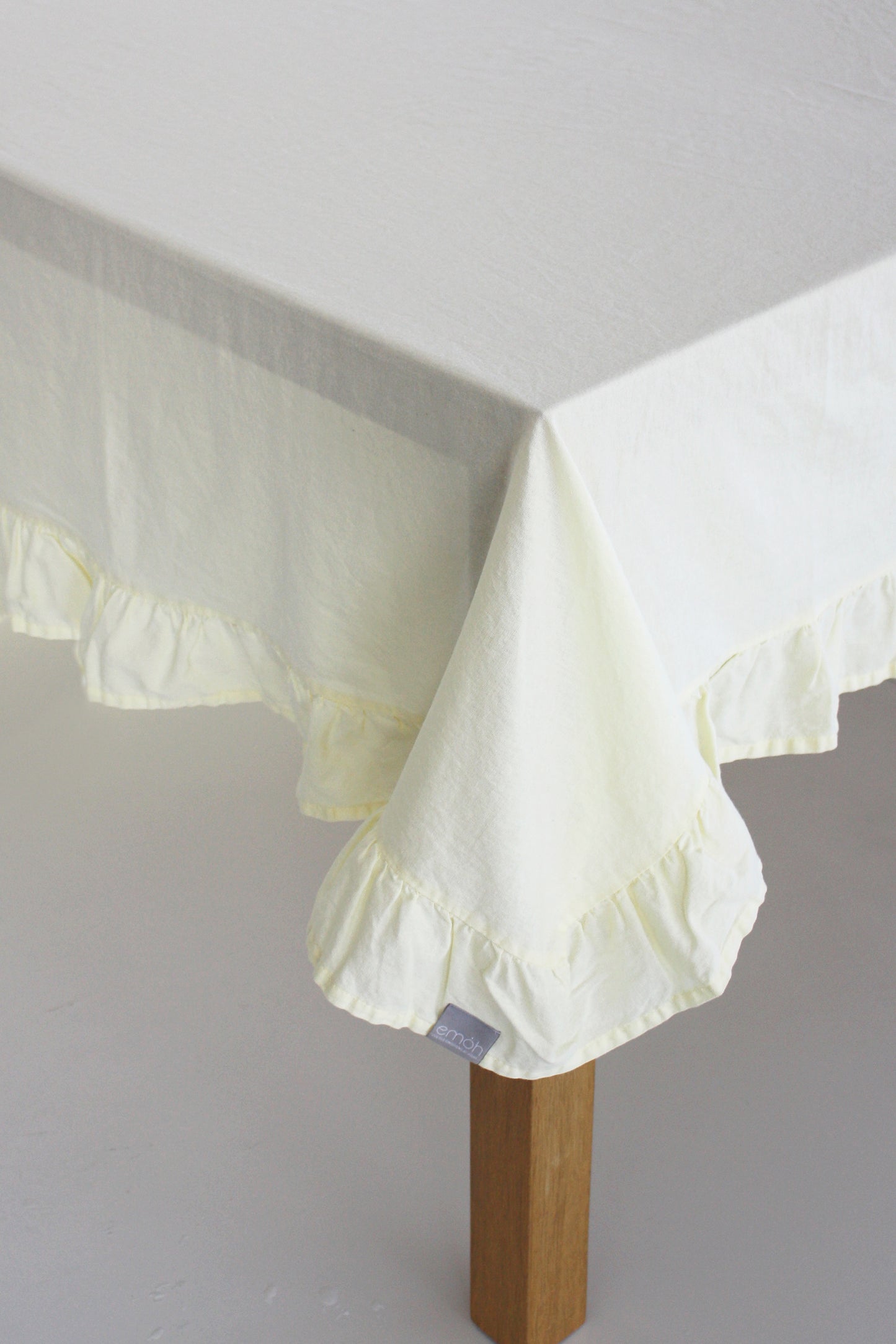Tablecloth with Frills Anti-Stain